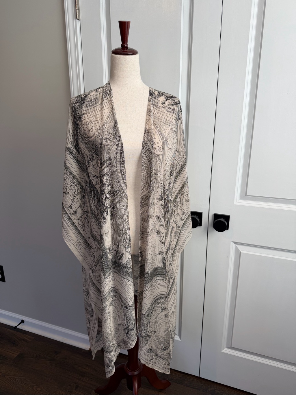 One Hundred Stars Women’s Cherub Natural Grande Kimono Nwt — image 3 of 8